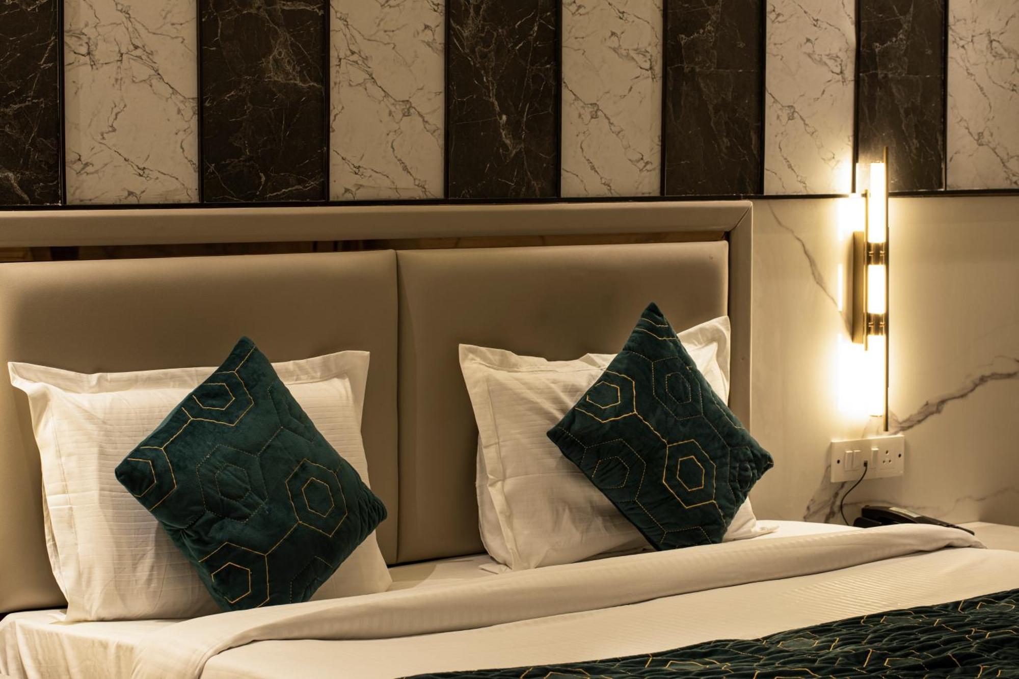Delhi 37 By Star Group Hotel