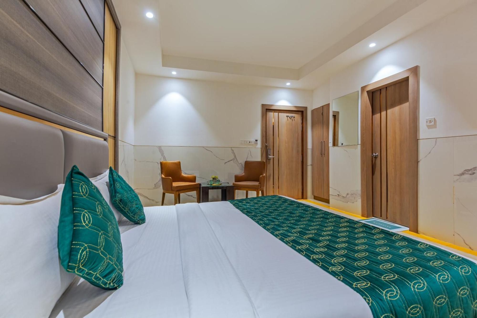 Hotel Delhi 37 By Star Group 4*