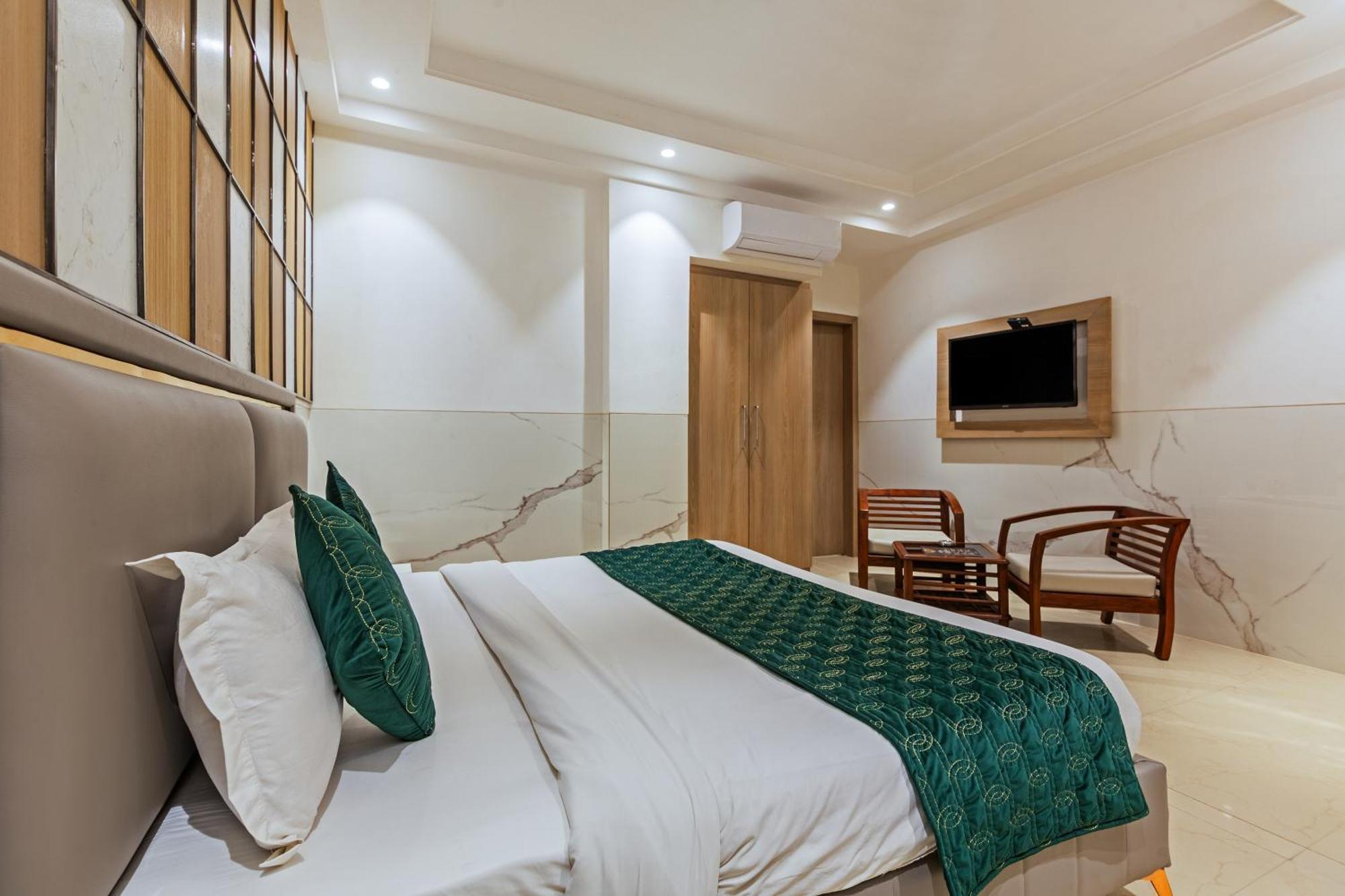 Delhi 37 By Star Group Hotel 4*